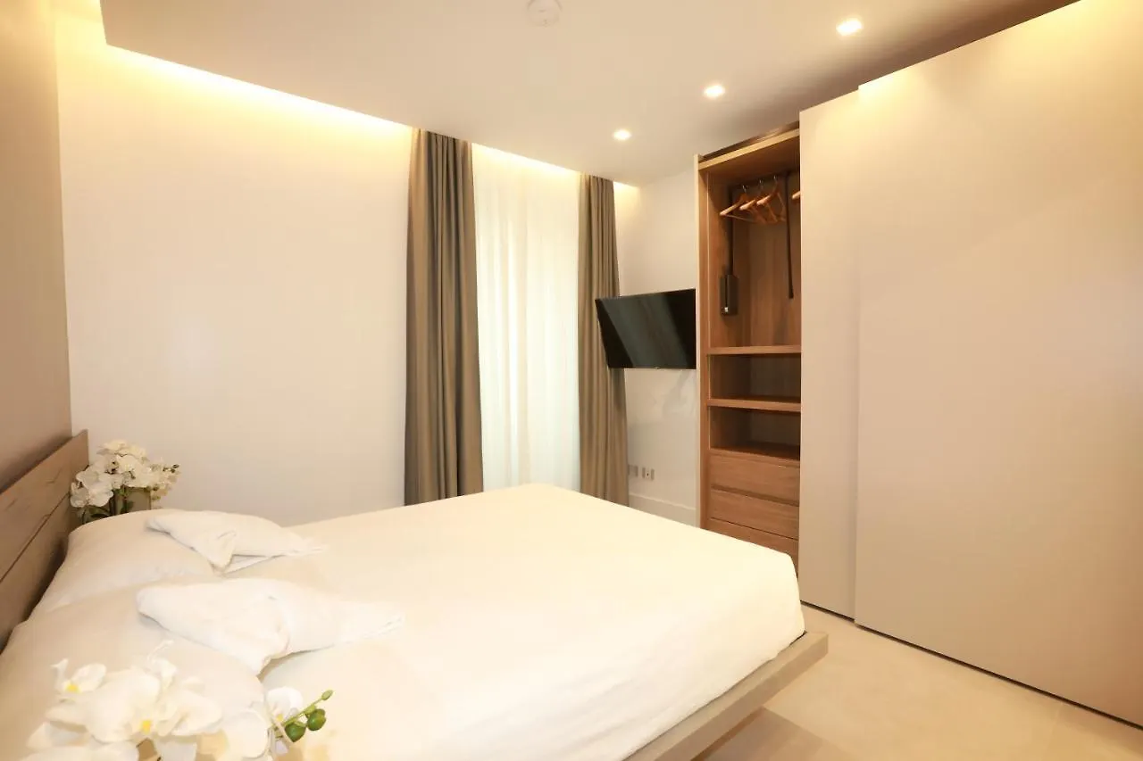 Unique Luxury Stay Roma 0*,  İtalya